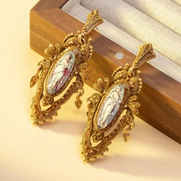ANTIQUE STYLE IMAGE GOLD STATEMENT EARRINGS - Picture 4 of 6